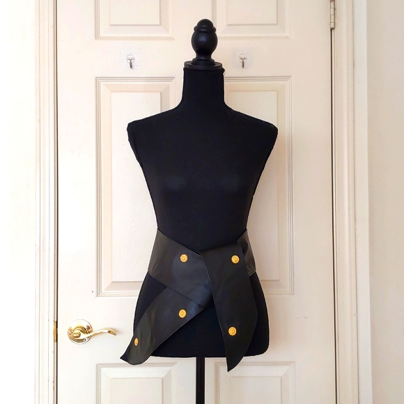 NWOT. The Limited Genuine Leather Belt with Gold Decorations & Lining. - Picture 1 of 4